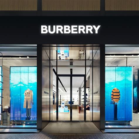 Burberry online stores